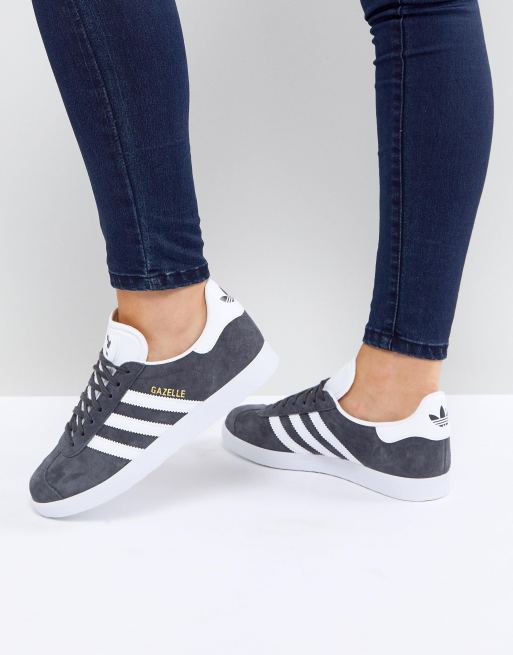 el último Descendencia Arriesgado Zapatillas de deporte en gris oscuro Gazelle de adidas Originals | ASOS