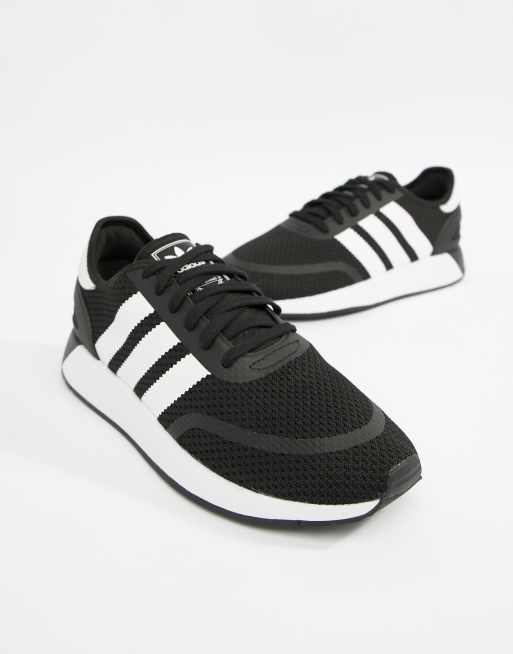 Centro comercial declarar caja de cartón Zapatillas de deporte en negro B37957 N-5923 de adidas Originals | ASOS