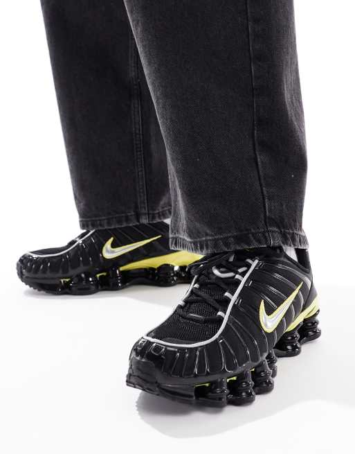 Zapatillas de deporte en negro y amarillo Shox TL de Nike, 4 de 5