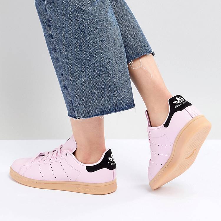 Zapatillas de deporte en rosa con suela de goma Stan de adidas | ASOS
