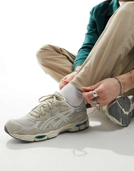 Adidas con humo sale