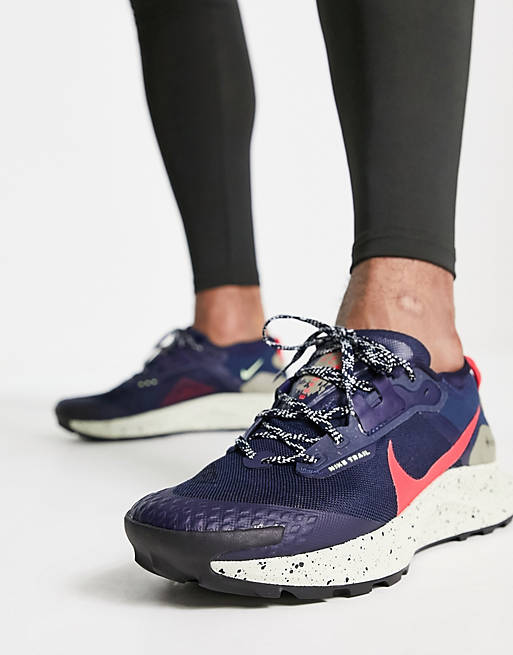 exageración Instruir Redondo Zapatillas de deporte gris oscuro y caqui Pegasus Trail 3 GORE-TEX de Nike  Running | ASOS