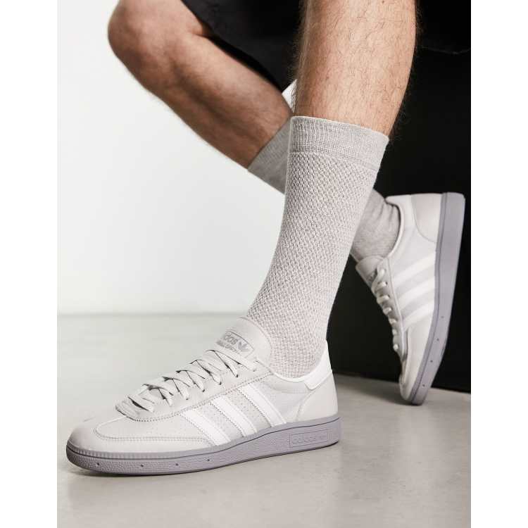 Adidas blanco con clearance gris