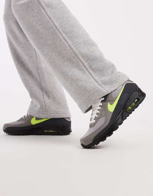 Zapatillas de deporte grises y amarillo neón Air Max 90 de Nike, 2 de 5