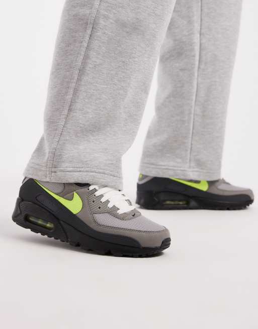 Zapatillas de deporte grises y amarillo neón Air Max 90 de Nike, 5 de 5