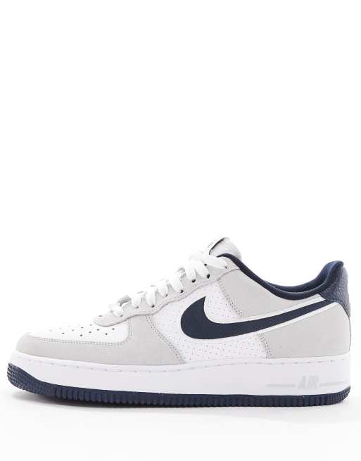 Zapatillas de deporte grises y azul marino Air Force 1 '07 LV8 de Nike, 2 de 5