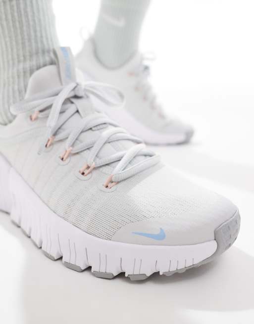 Zapatillas de deporte grises y blancas Free Metcon 6 de Nike Training, 5 de 5