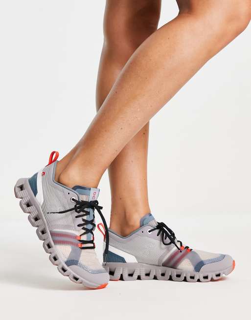 Zapatillas grises y rojas Cloud X Shift de On Running |