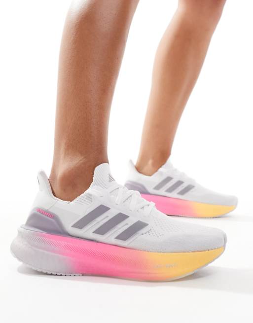 Zapatillas de deporte grises y rosas para correr Ultraboost 5 de adidas Performance ASOS