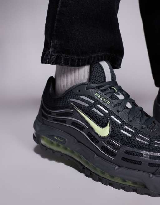 Zapatillas de deporte grises y verde voltio Air Max TL 2.5 de Nike, 3 de 5