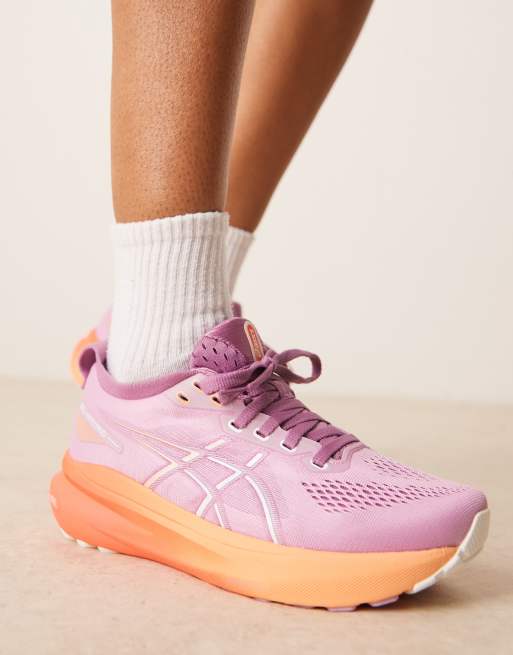 Zapatillas de deporte lila claro y blancas Gel-Kayano 31 Stability de Asics, 3 de 4