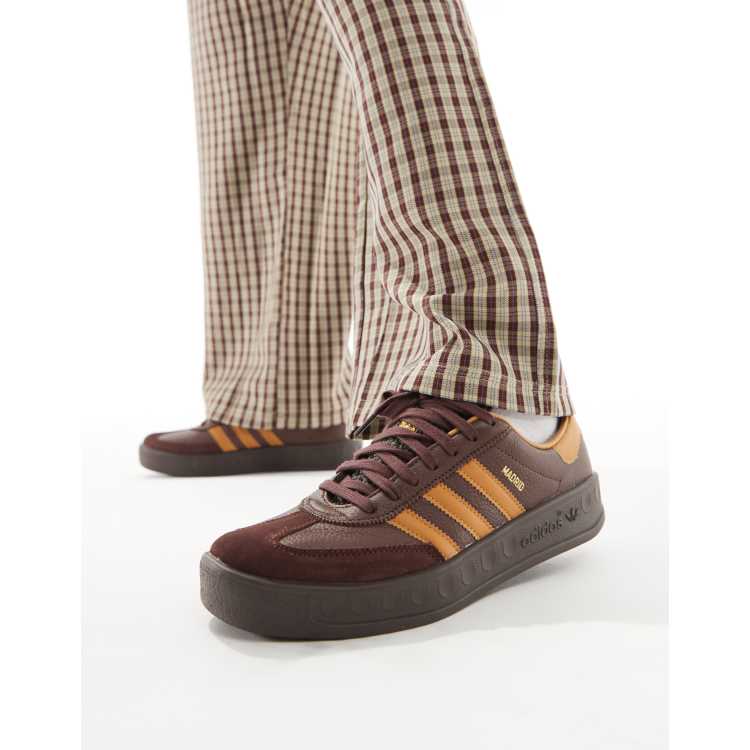 Zapatillas de deporte marrón castaño Madrid de adidas Originals ASOS