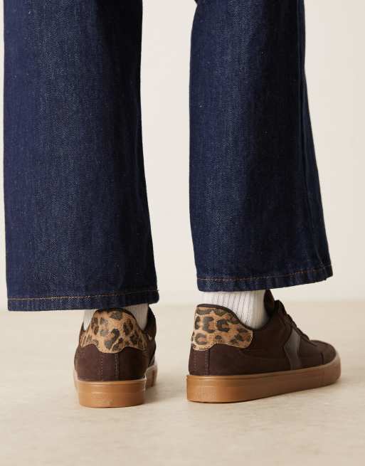 Zapatillas de deporte marrón chocolate de antelina con cordones Drift de ASOS DESIGN, 3 de 5