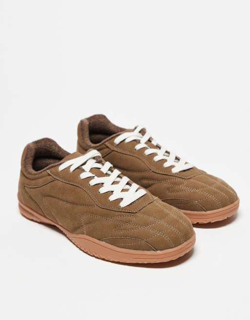 Zapatillas de deporte marrones de estilo retro con suela de goma de ASOS DESIGN, 3 de 4