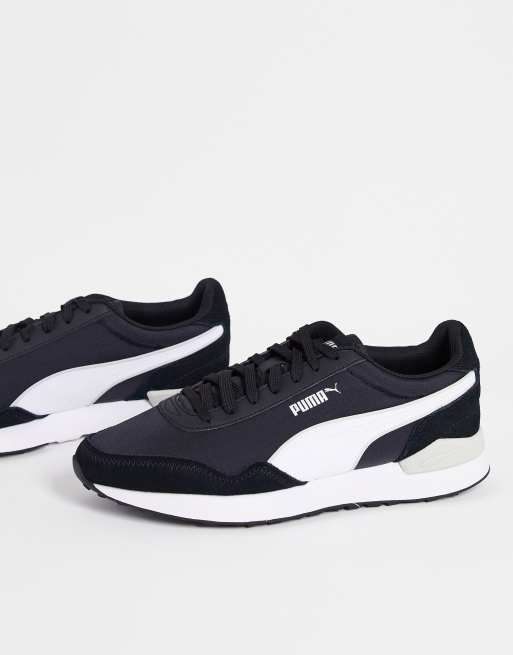 de negras, blancas Dista Runner Tonal de PUMA | ASOS