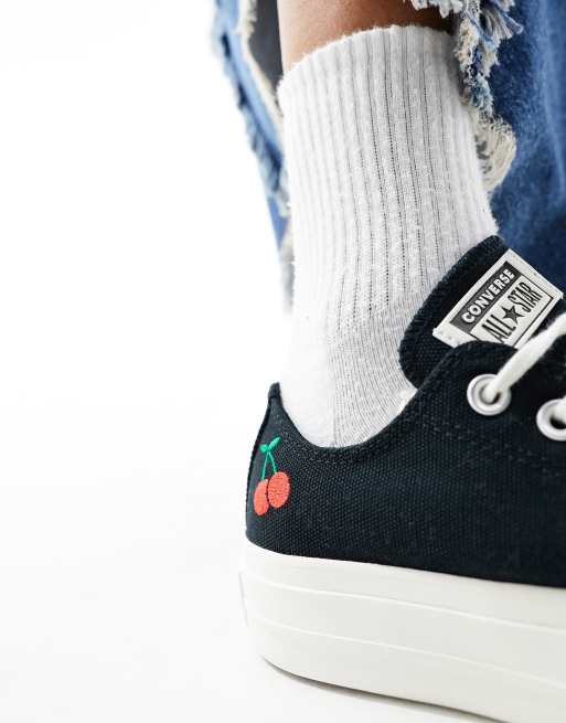 Zapatillas de deporte negras con detalle de cerezas Lift Ox Cherry de Converse, 4 de 5
