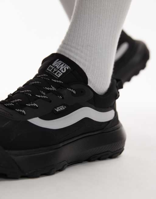 Zapatillas de deporte negras con detalles reflectantes MTE