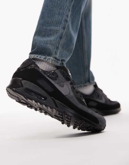 Zapatillas de deporte negras con estampado de camuflaje de árbol Air Max 90 de Nike, 4 de 5