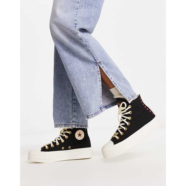 Zapatillas de deporte negras con plataforma y corazones bordados Chuck Taylor All Star Lift Hi Platform de Converse ASOS