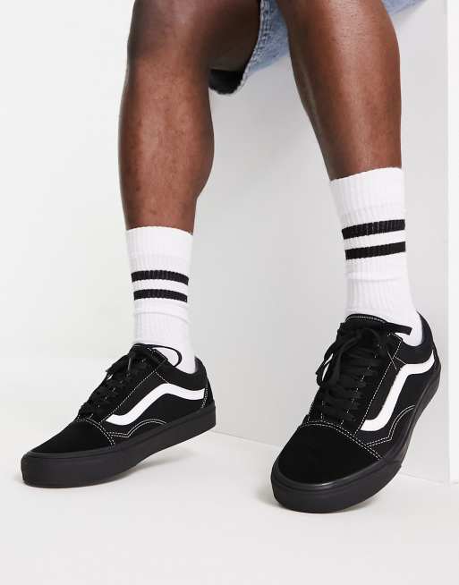 Zapatillas de deporte negras con rayas blancas laterales de ante Old Skool  de Vans | ASOS