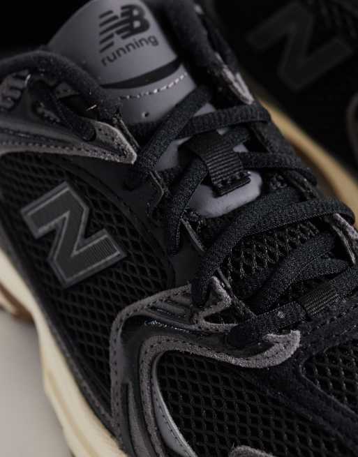 Zapatillas de deporte negras de charol 530 de New Balance, 4 de 5