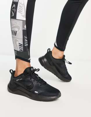 mucho Para aumentar tarjeta Zapatillas de deporte negras Downshifter 12 de Nike Running | ASOS