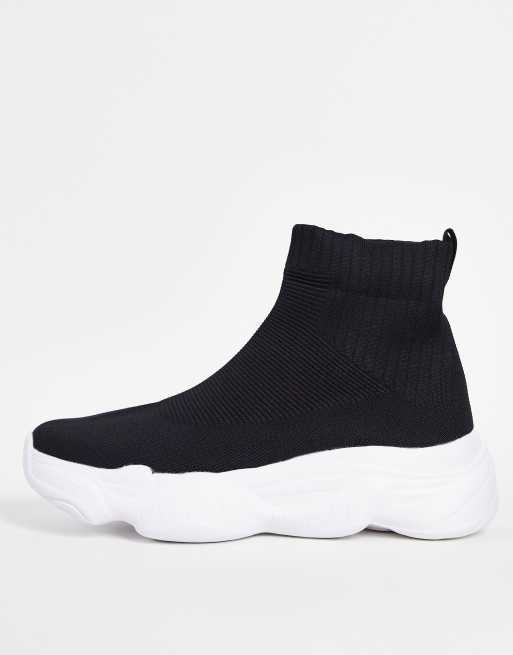 Zapatillas de deporte negras estilo calcetín de punto con suela gruesa blanca de Truffle Collection