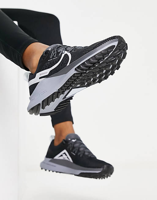 Iluminar Señal rural Zapatillas de deporte negras React Pegasus Trail 4 de Nike Running | ASOS