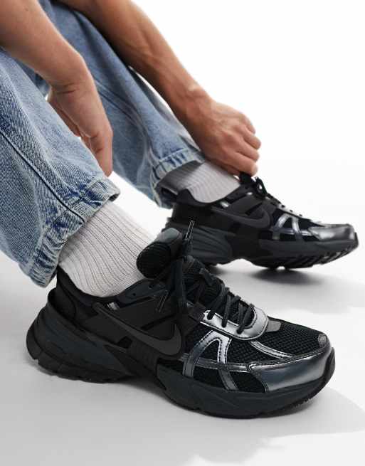 Zapatillas de deporte negras V2K Run de Nike, 3 de 5