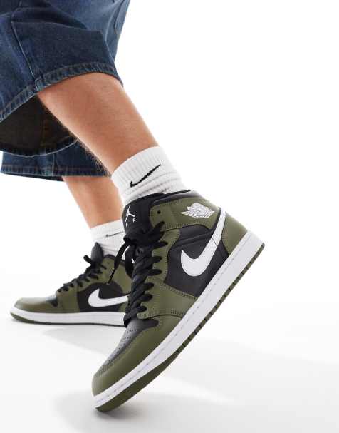 Zapatillas de deporte negras, verde oliva y blancas Air Jordan 1 Mid de Nike - view 1