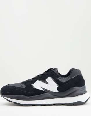 new balance negras y blancas