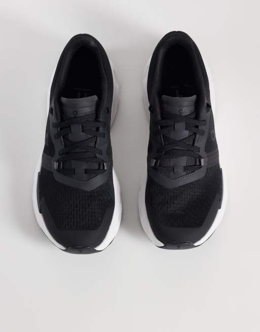 Zapatillas de deporte negras y blancas Cloudpulse de ON Training, 2 de 5