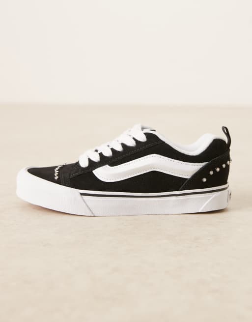 Zapatillas de deporte negras y blancas con detalle de pedrería Knu Skool de Vans, 2 de 5