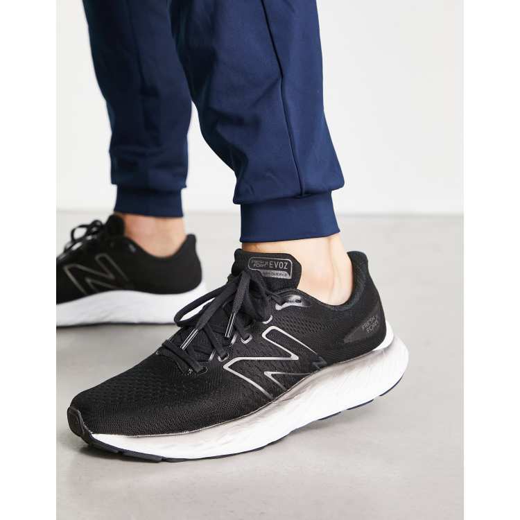 New balance 2024 negras y blancas