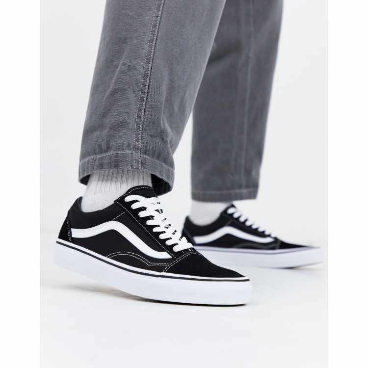 Fuera de Oscuro Buzo Zapatillas de deporte negras y blancas Old Skool de Vans | ASOS