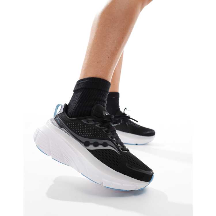 Everything about the Saucony Endorphin Pro screams fast and race ready Zapatillas de deporte negras y blancas para correr con diseno estructurado y amortiguado Guide 17 de Saucony Fenua environnementS...