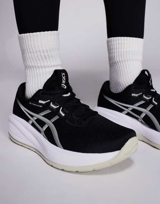Zapatillas de deporte negras y blancas para correr Gel-Cumulus 28 de Asics, 3 de 5