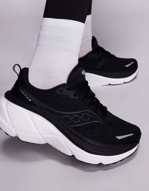 Zapatillas de deporte negras y blancas para correr Hurricane 25 de Saucony, 3 de 5