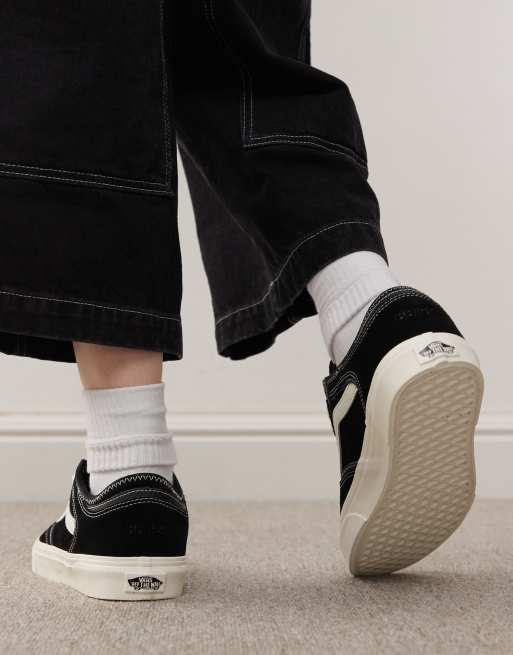 Zapatillas de deporte negras y blancas Rowley Classic de Vans ASOS