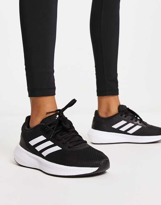 Adidas negras outlet y blancas