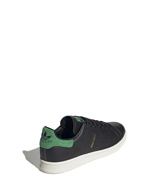 Contando insectos Receptor juez Zapatillas de deporte negras y blancas Stan Smith de adidas Originals | ASOS