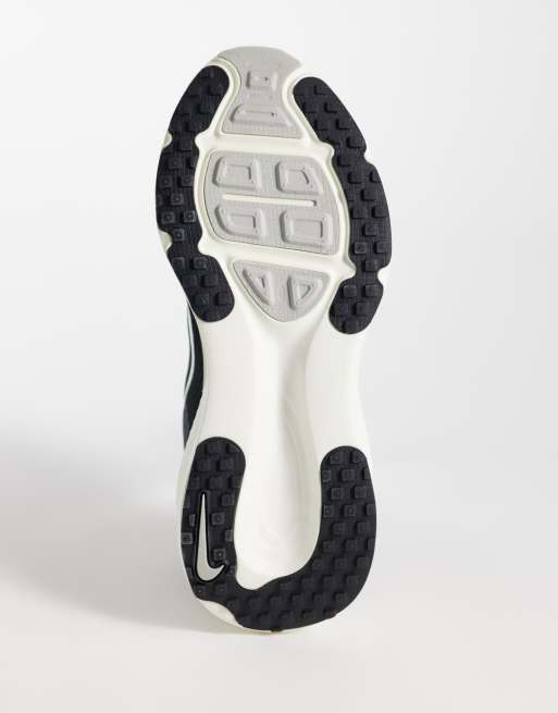 Zapatillas de deporte negras y blancas Vomero 18 de Nike Running, 5 de 5