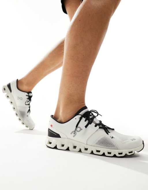 Zapatillas de deporte negras y blanco marfil Cloud X 3 de ON , 5 de 5