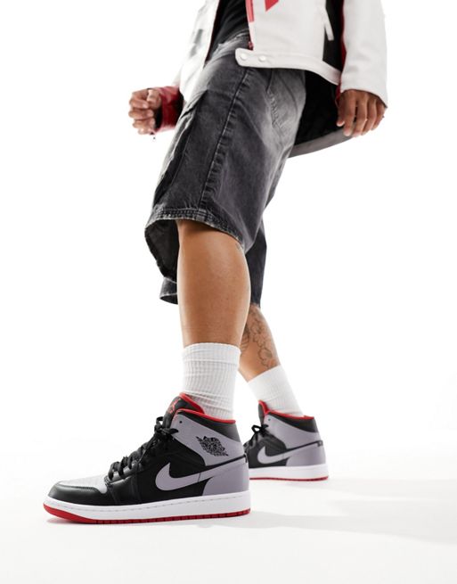 Jordan Brand is set to debut a few brand new Air Jordan y grises Air Jordan 1 Mid de Nike