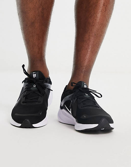 miembro Aplicable Eso Zapatillas de deporte negras y grises Quest 5 de Nike Running | ASOS
