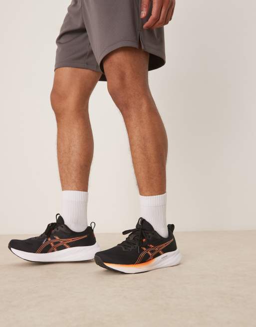 Zapatillas de deporte negras y naranja neón para correr Gel-Pulse 16 de Asics, 5 de 5