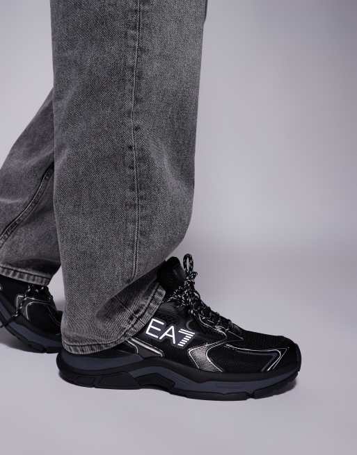 Zapatillas de deporte negras y plateadas con logo y suela gruesa de Armani EA7