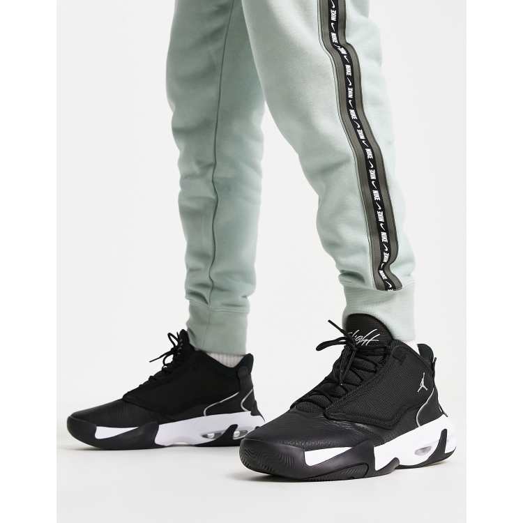 Jordan best sale aura negras