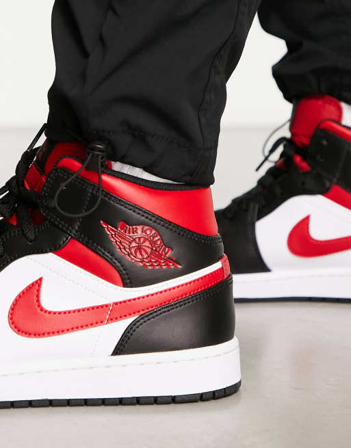 Jordan 1 negros online con rojo