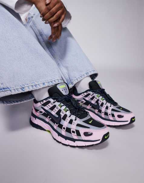 Zapatillas de deporte negras y rosas utilitarias unisex P-6000 de Nike - view 1